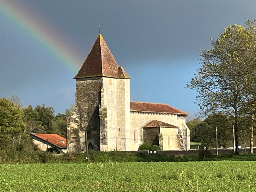 Une église à la campagne