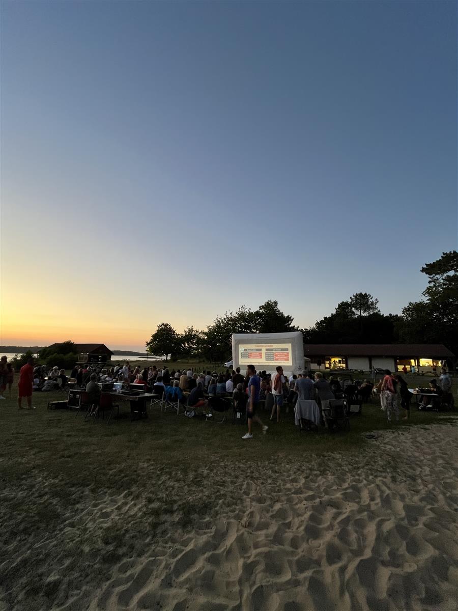 Cinéma en plein air à Sainte-Eulalie-en-Born