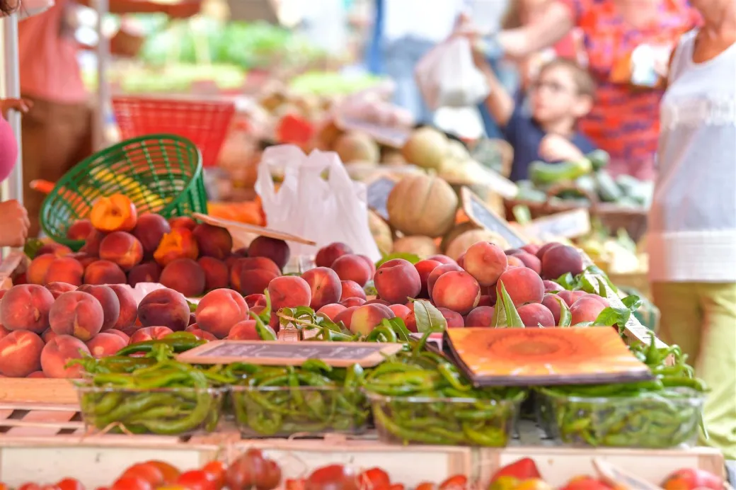 Marché traditionnel - Crédit: © Gilles Arroyo | CC BY-NC-ND 4.0
