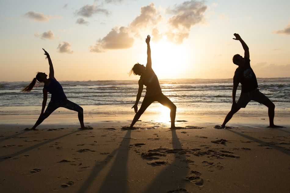 Yoga à la plage - Crédit: feel-good-yoga | CC BY-NC-ND 4.0