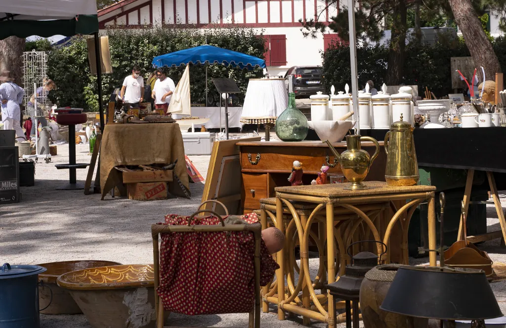 La brocante du centre ... - Crédit: Office | CC BY-NC-ND 4.0