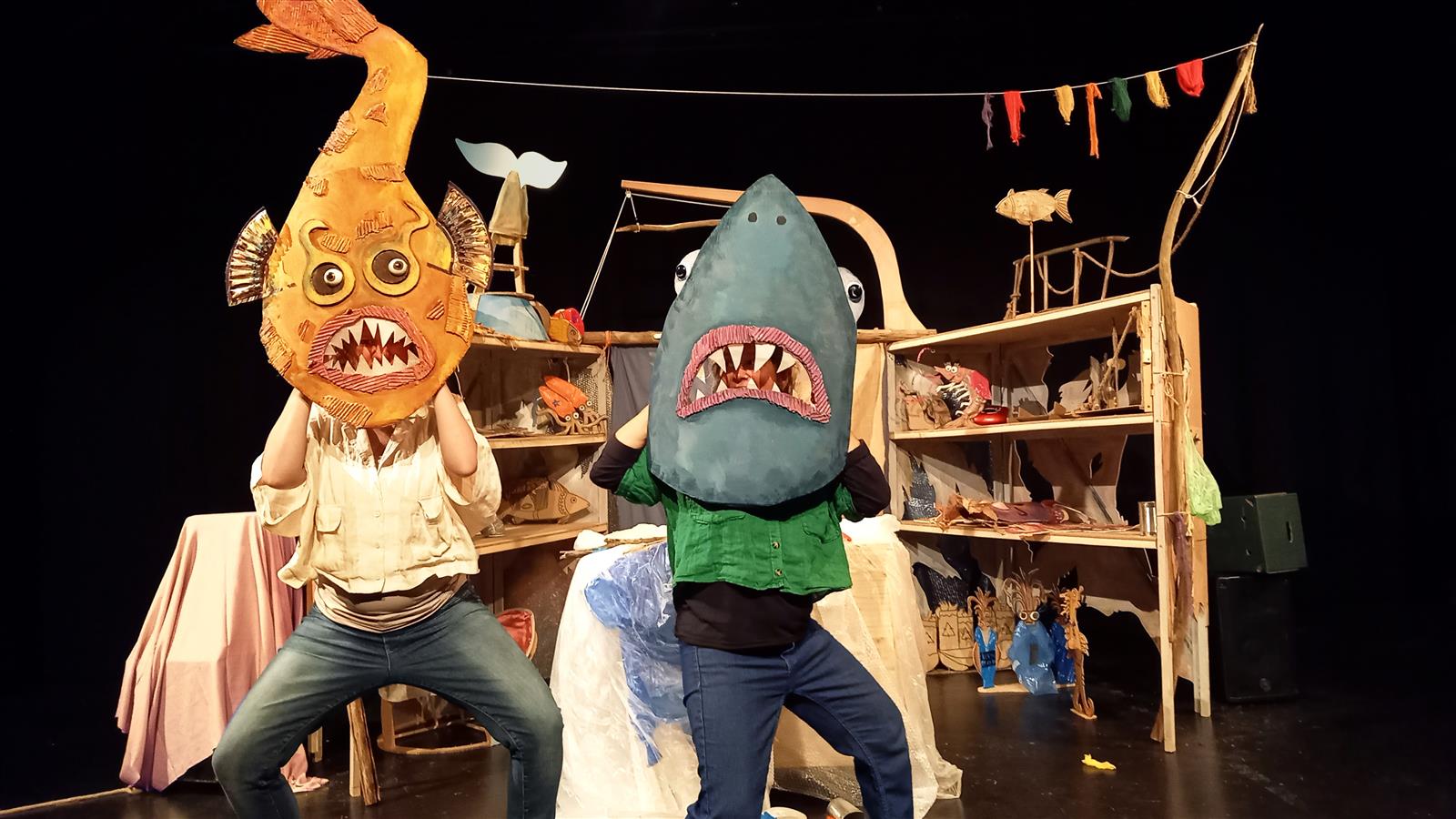 Mic Mac En Eaux Troubles, Compagnie l'oiseau m ...