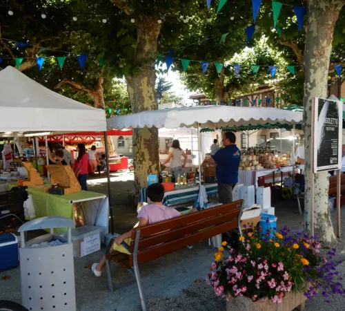 Petit Marché Traditionnel Hebdomadaire
