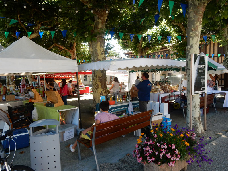 Petit Marché Traditio ... - Crédit: Office de Tourisme Landes Atlantique Sud | CC BY-NC-ND 4.0
