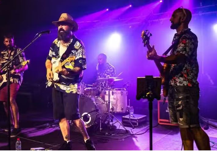 The swell'in Tequilas