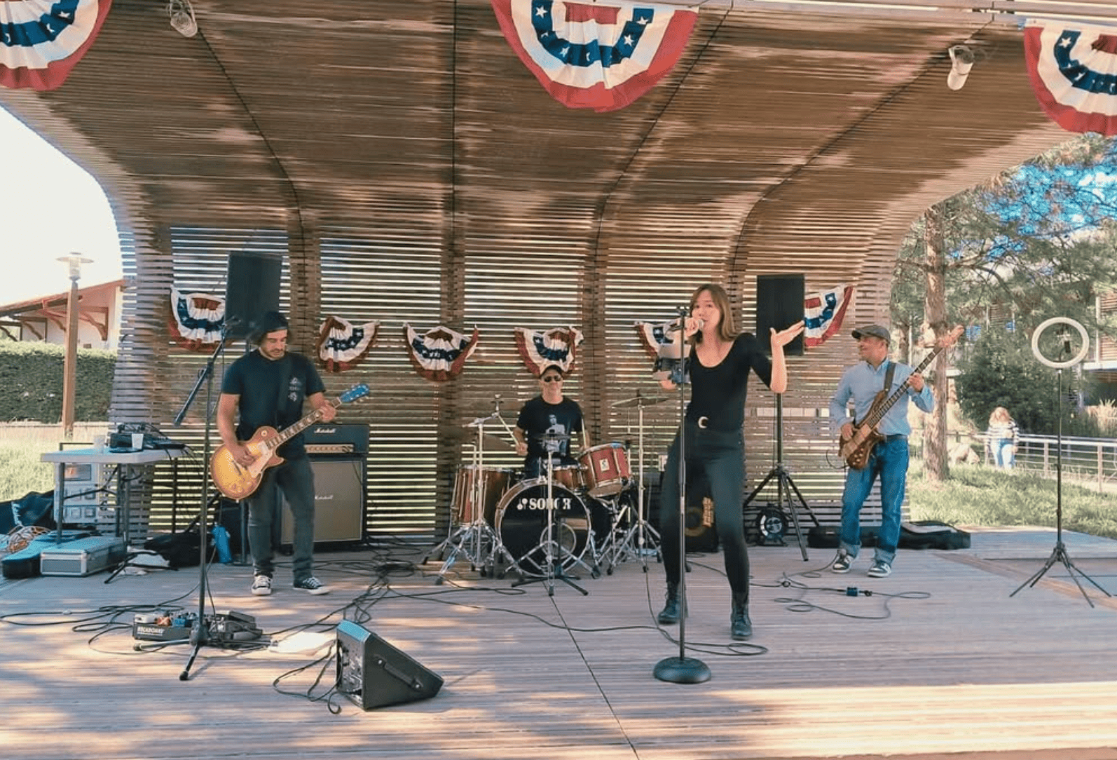 Concert Electric Frequencies - Plages musicales