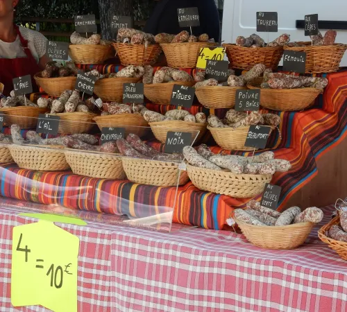 Marché traditionnel saisonnier