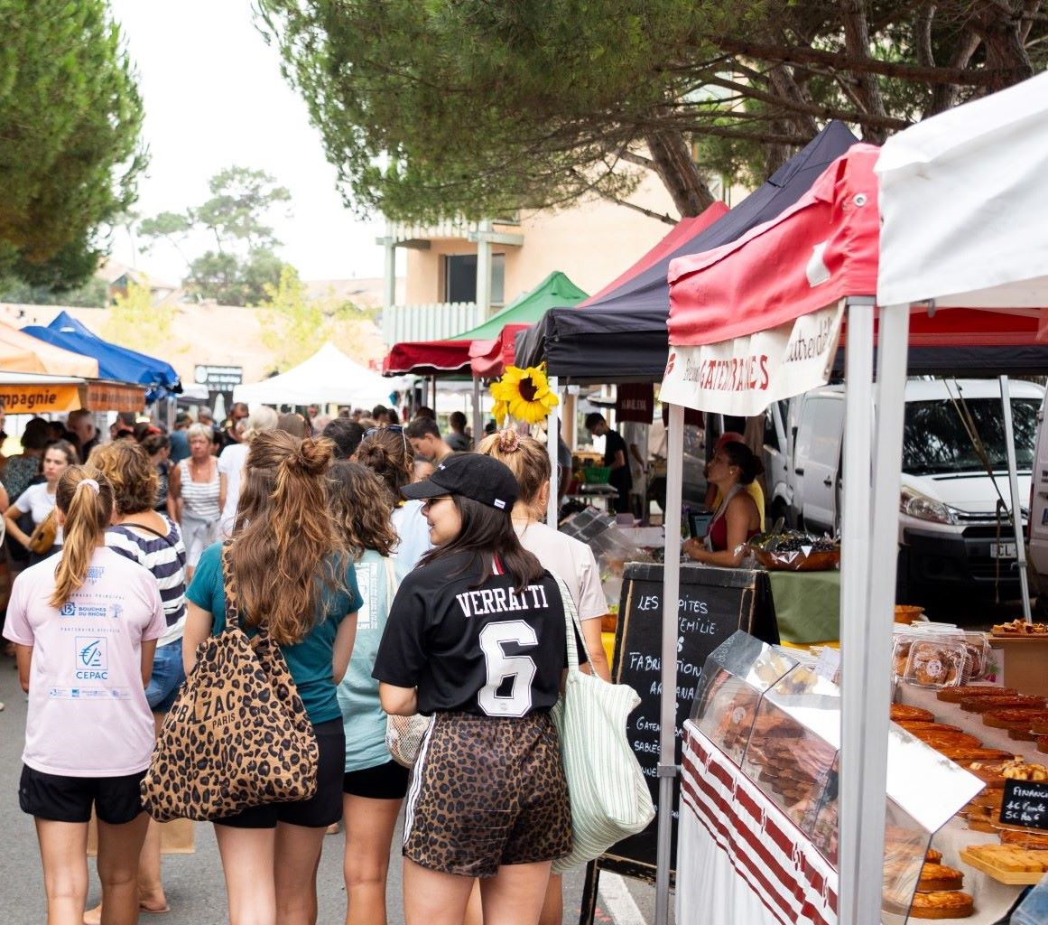 Marché traditionnel saisonnier
