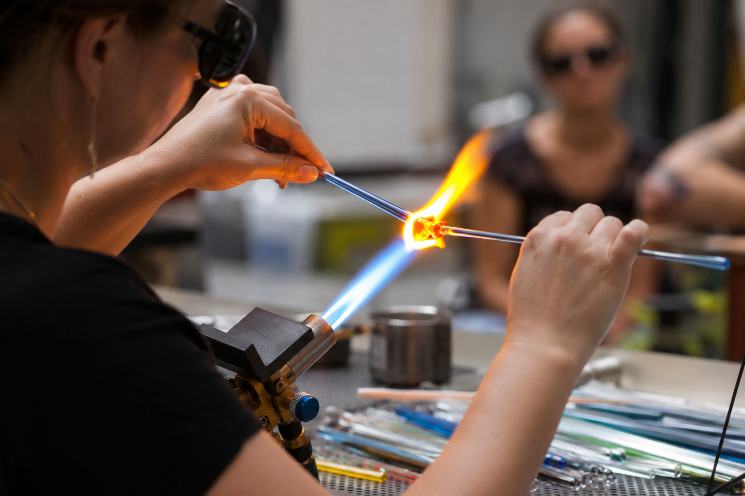 Démonstrations et initiations de verre au chal ...