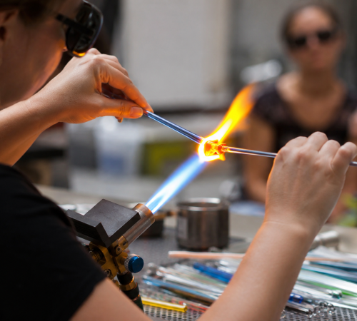 Démonstrations et initiations de verre au chalumeau avec Laetitia Andrighetto
