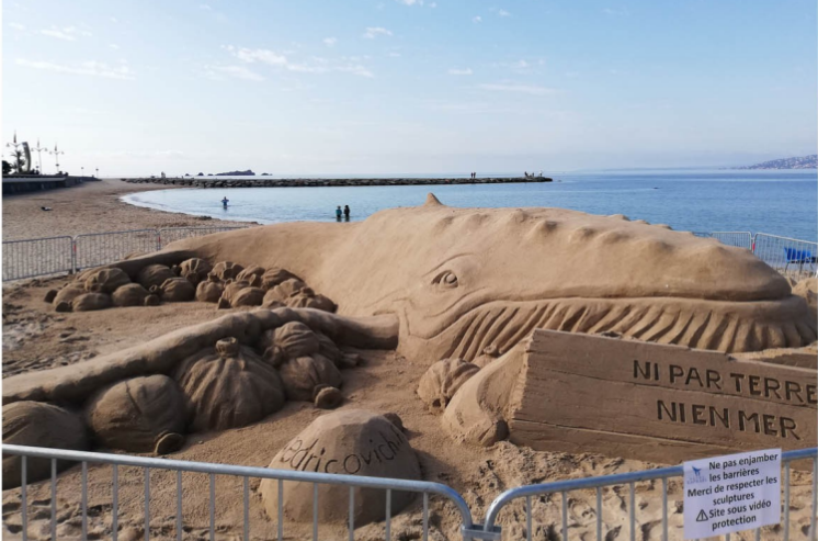 Sculpture sur sable