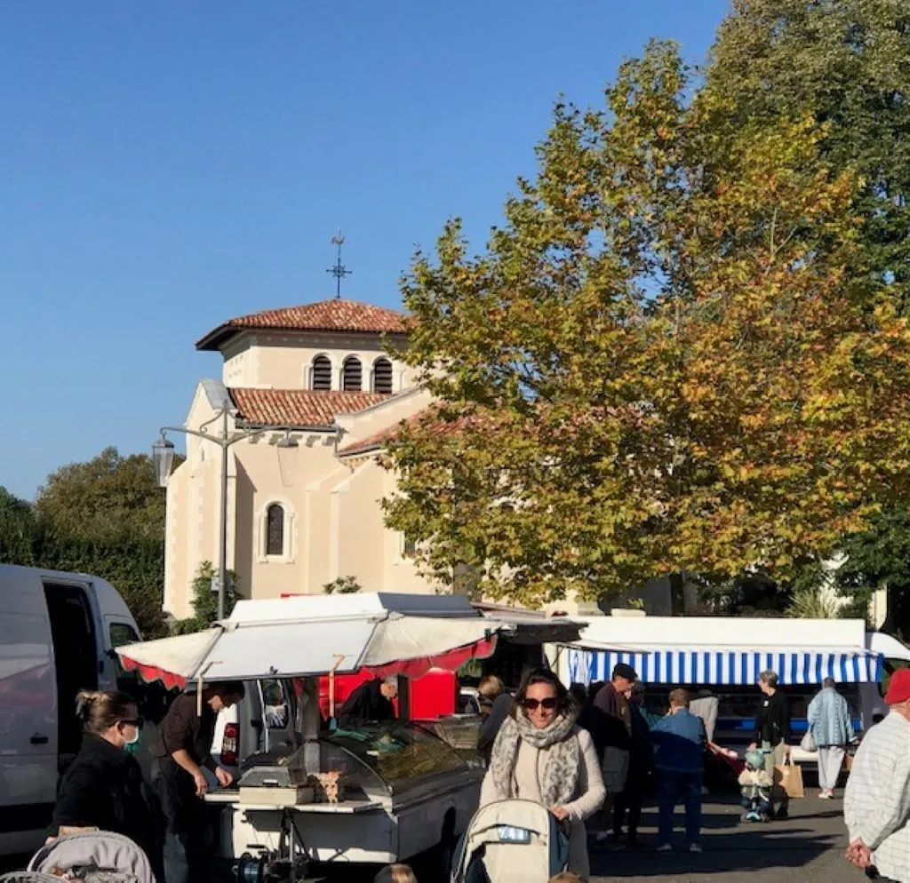 Marché traditionnel - Crédit: marché tosse_mairie | CC BY-NC-ND 4.0