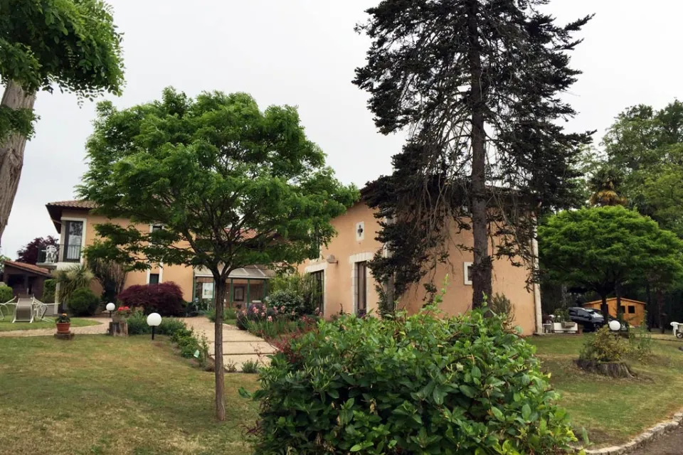 Les Acacias