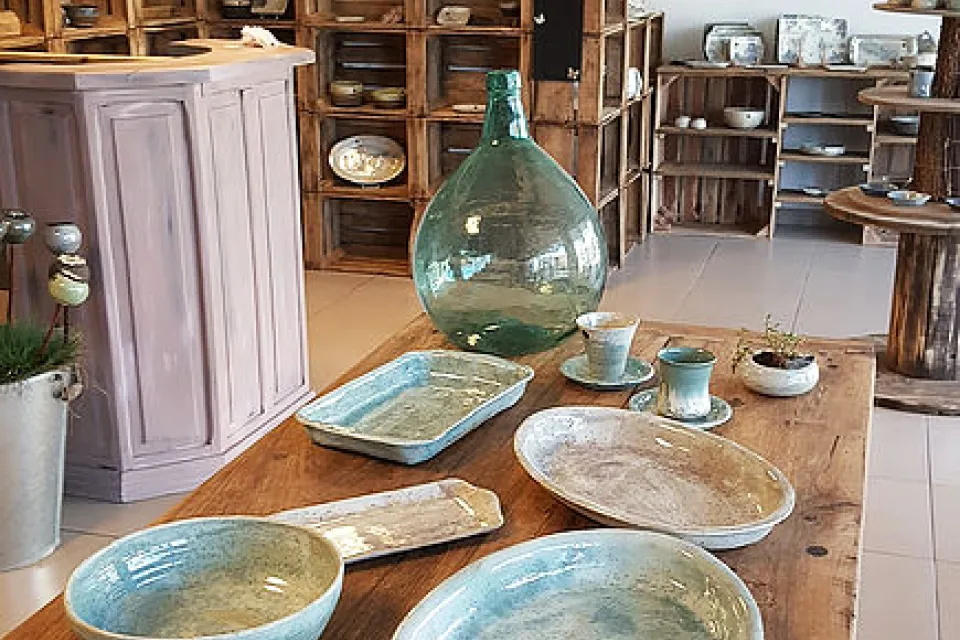 De la terre, des toiles Atelier-Boutique