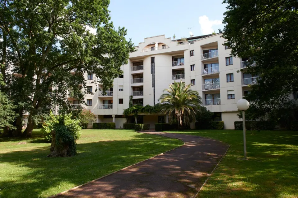 Oaks Residence