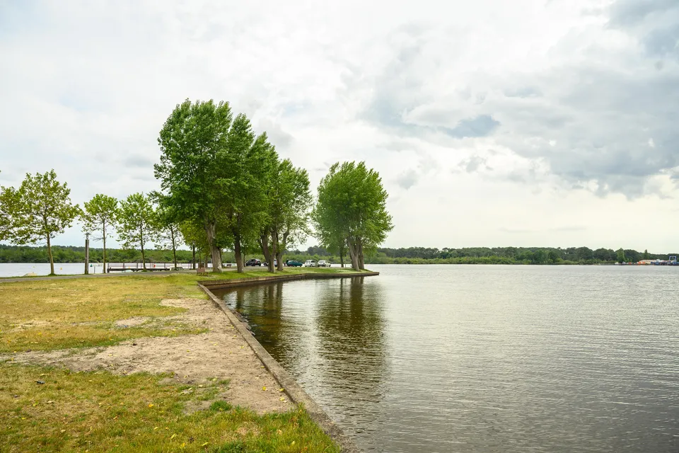 Plage du lac de Parentis-en-Born