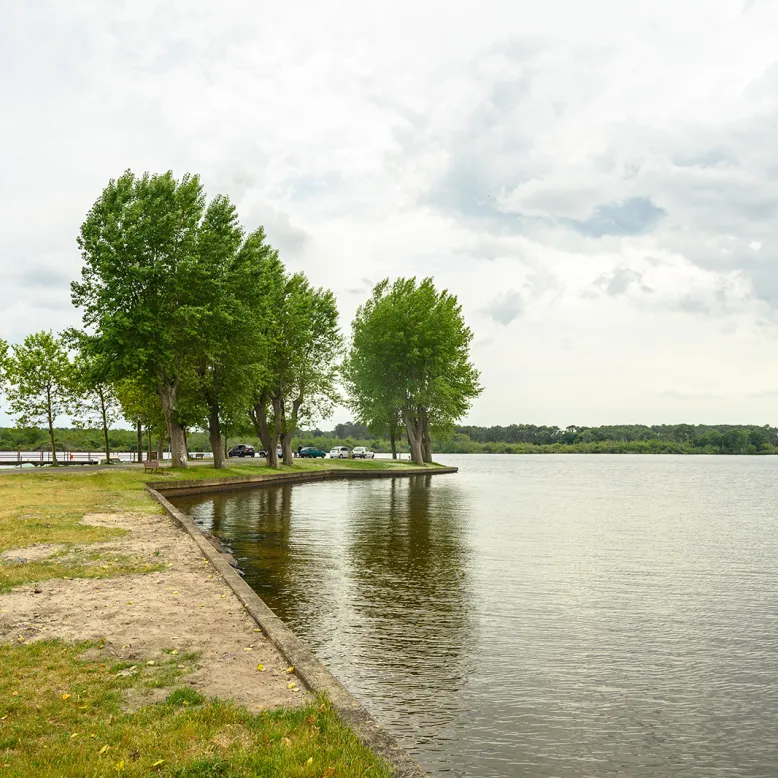 Plage du lac de Parentis-en-Born