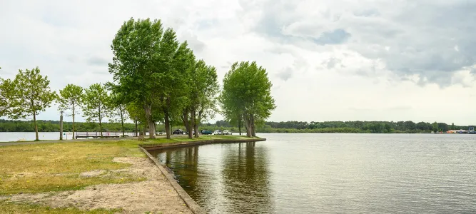 Plage du lac de Parentis-en-Born