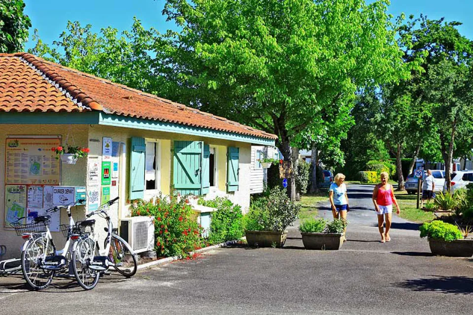 Camping Les Acacias