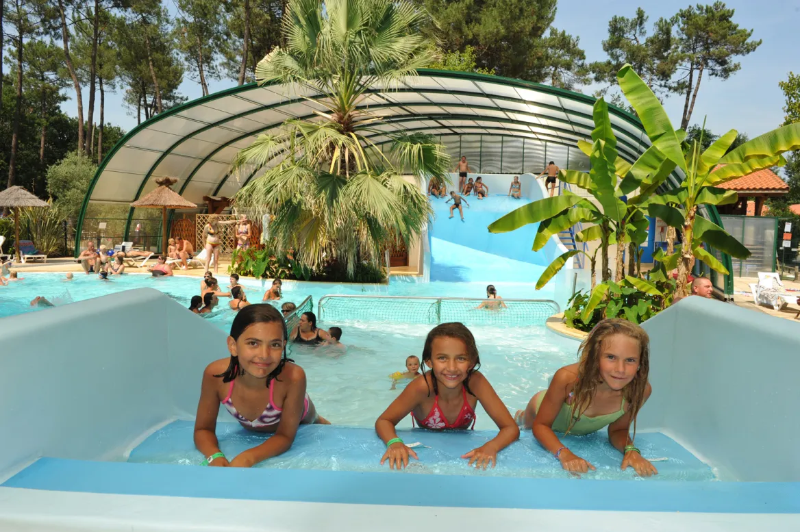 Landes campsite - swimming pool and games