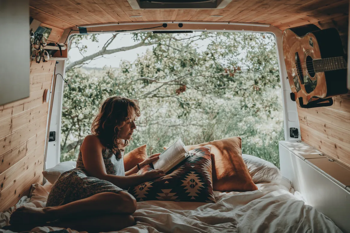 Van life in the Landes region. Photo: Clay Banks, Unsplash