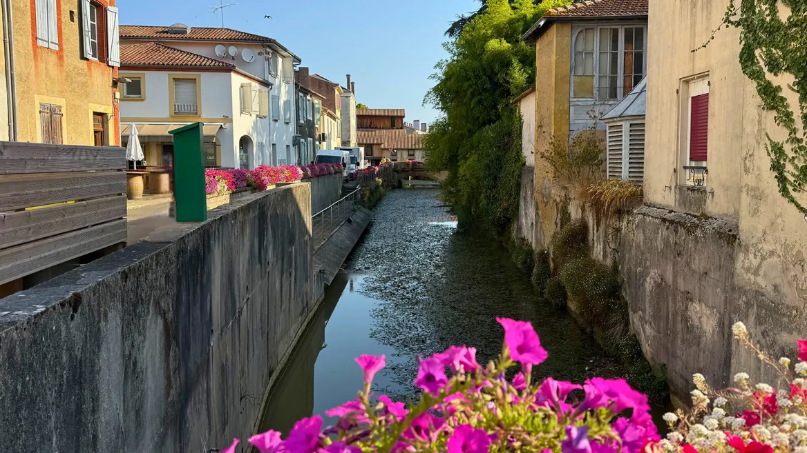 Aire-sur-l'Adour town