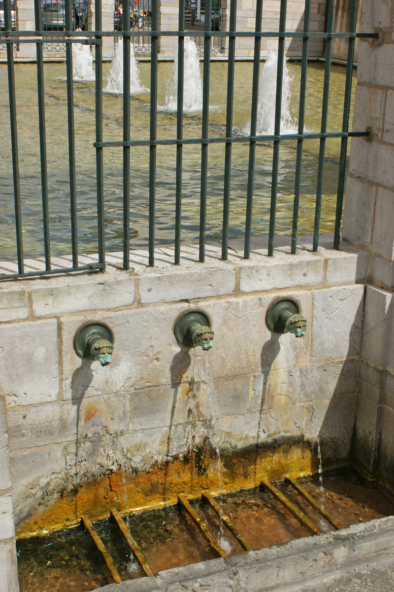 Hot fountain